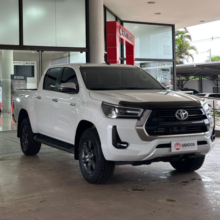 Toyota Hilux D/C 4X4 Srv Mec. 2024 - foto 2